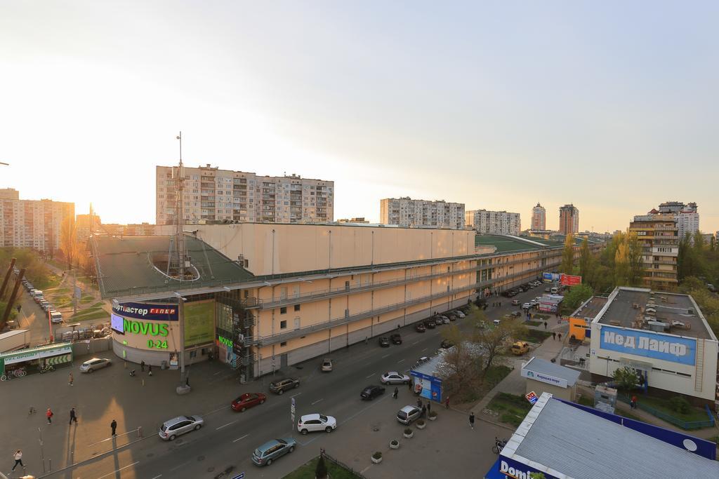 Apartment On Obolonskiy Prospect 12 Kyiv Exterior photo