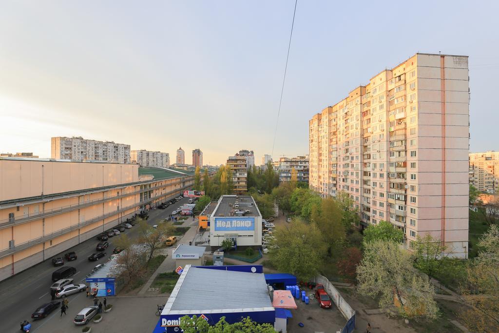 Apartment On Obolonskiy Prospect 12 Kyiv Exterior photo